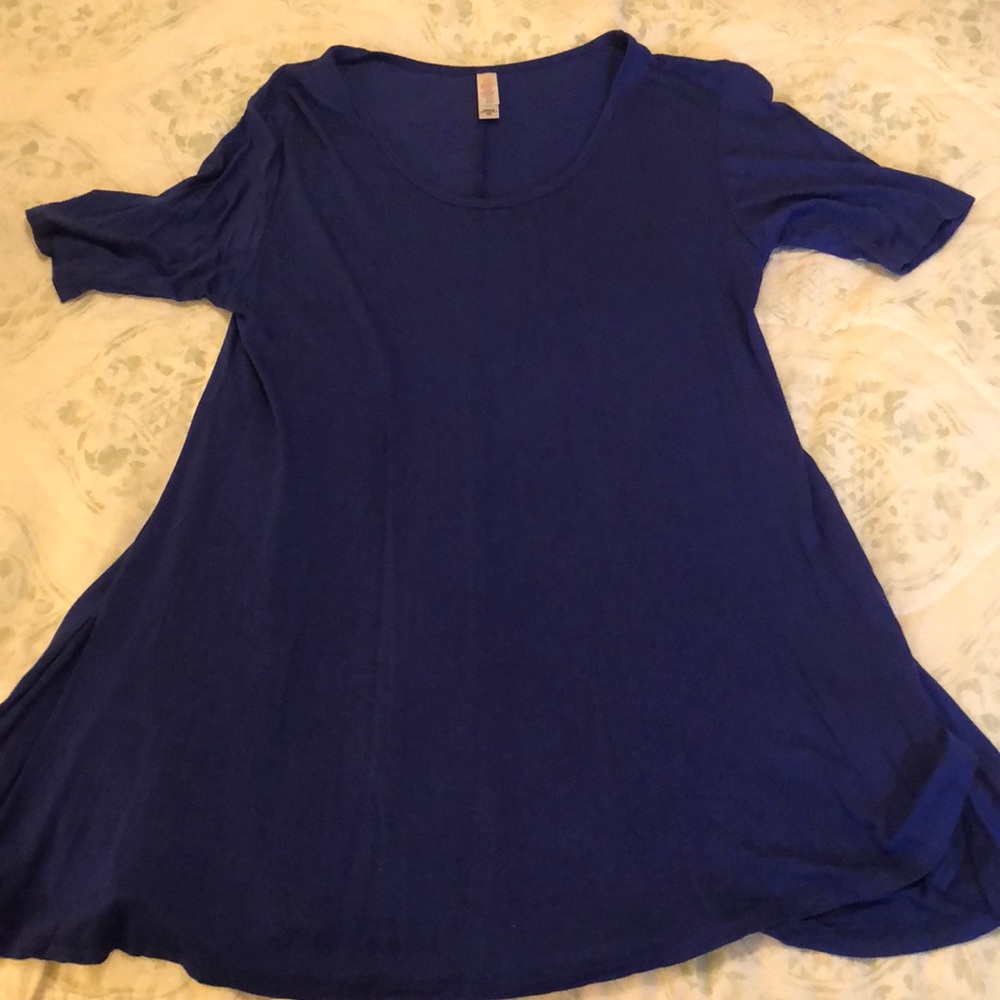 LuLaRoe Perfect tee!